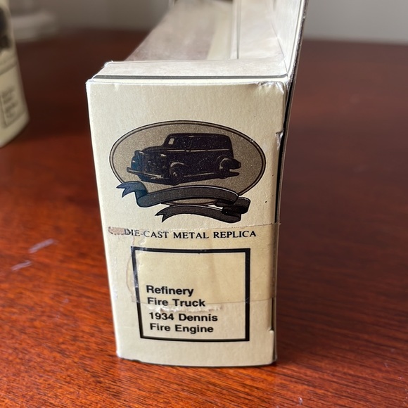 Chevron Commemorative Collection Die Cast Vehicles - 1 pkg of 3 Trucks - Picture 10 of 14